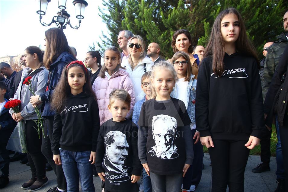 Büyük Önder Atatürk'ü anıyoruz