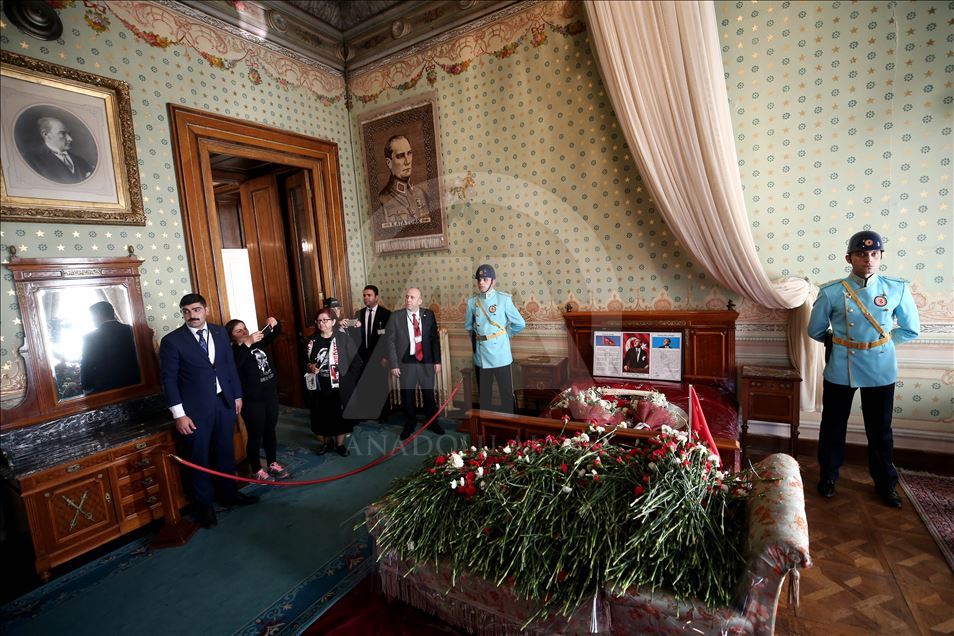 Büyük Önder Atatürk'ü anıyoruz