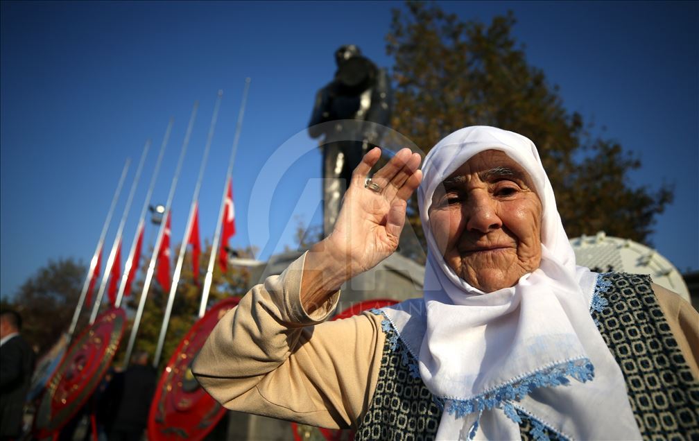 Büyük Önder Atatürk'ü anıyoruz