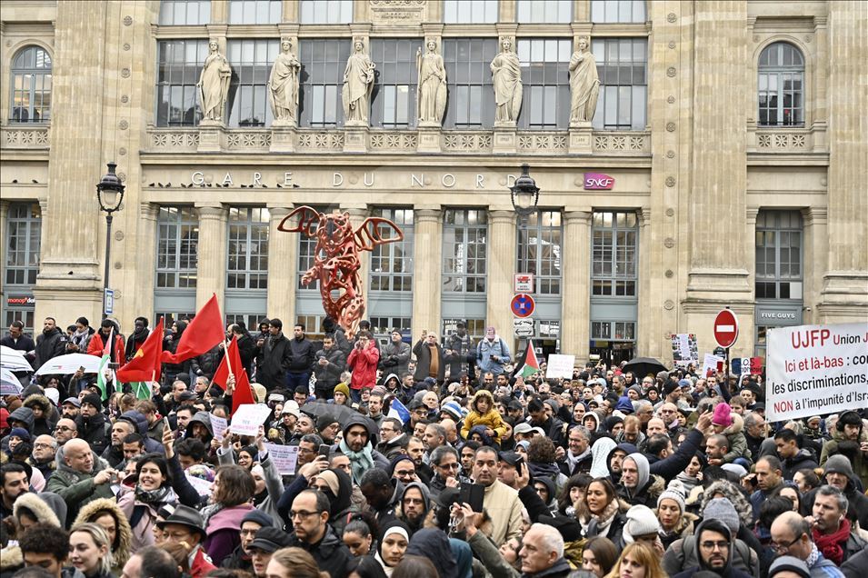 Hiljade ljudi na ulicama Pariza na protestima protiv islamofobije