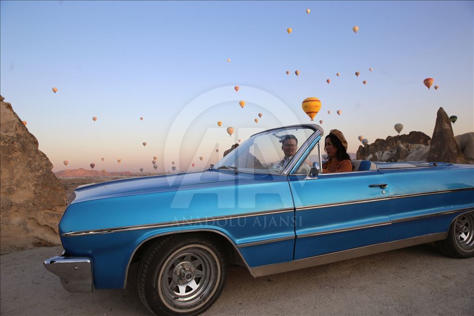 Kapadokya'nın masalsı güzelliği balonlarla renkleniyor