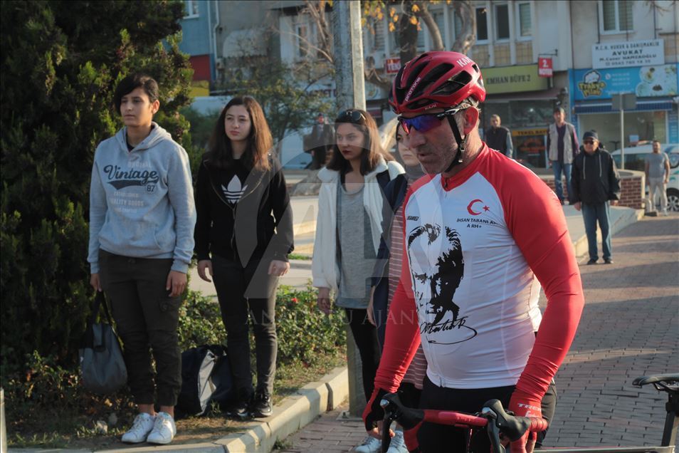 Büyük Önder Atatürk'ü anıyoruz
