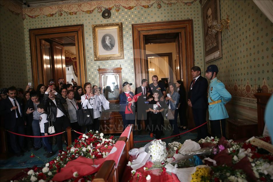 Büyük Önder Atatürk'ü anıyoruz