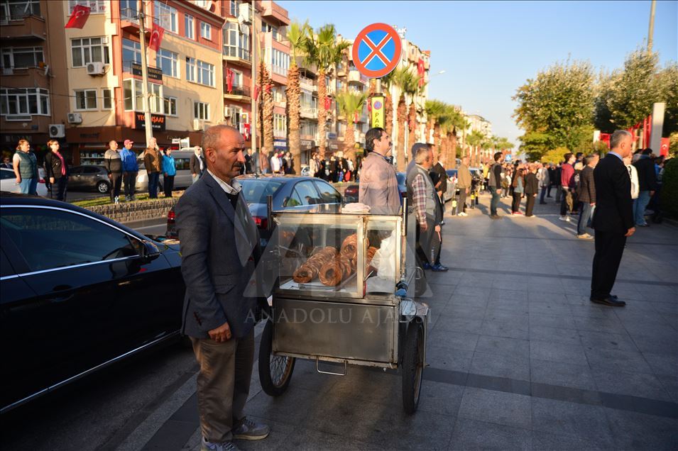 Büyük Önder Atatürk'ü anıyoruz
