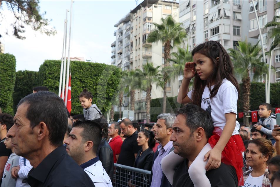 Büyük Önder Atatürk'ü anıyoruz