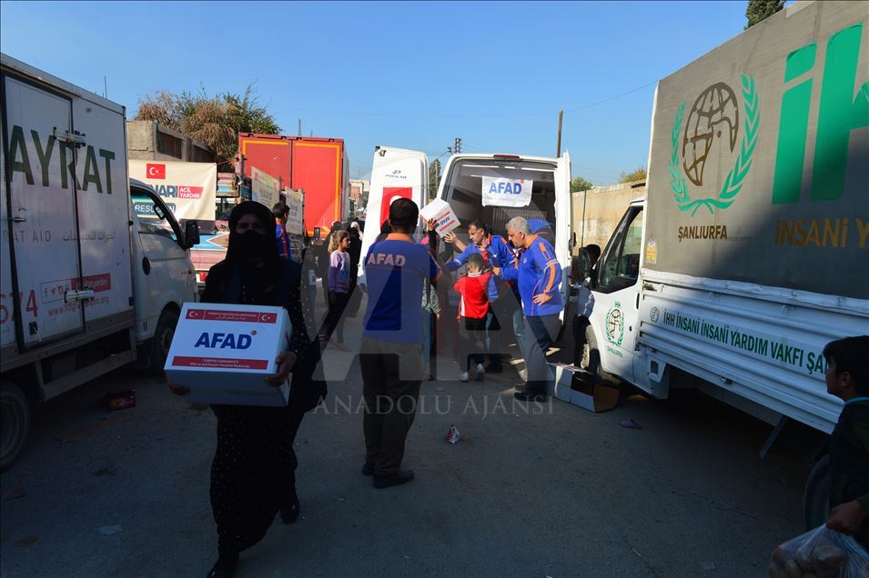 منظمات إغاثة تركية تستنفر إمكاناتها في مناطق "نبع السلام"
