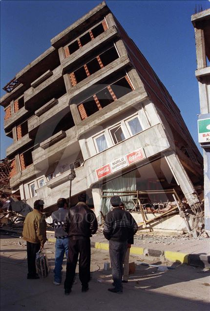 Düzce'de 20 yıl önceki depremin izleri silindi