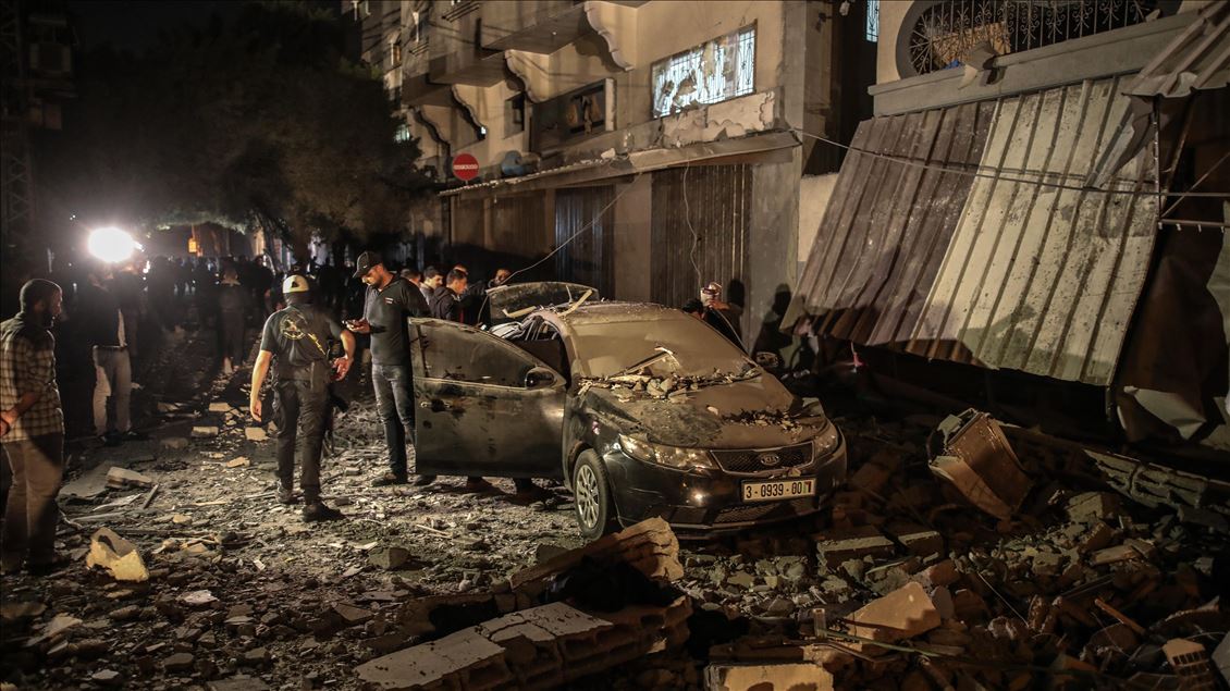 İsrail ordusu Gazze'yi bombaladı