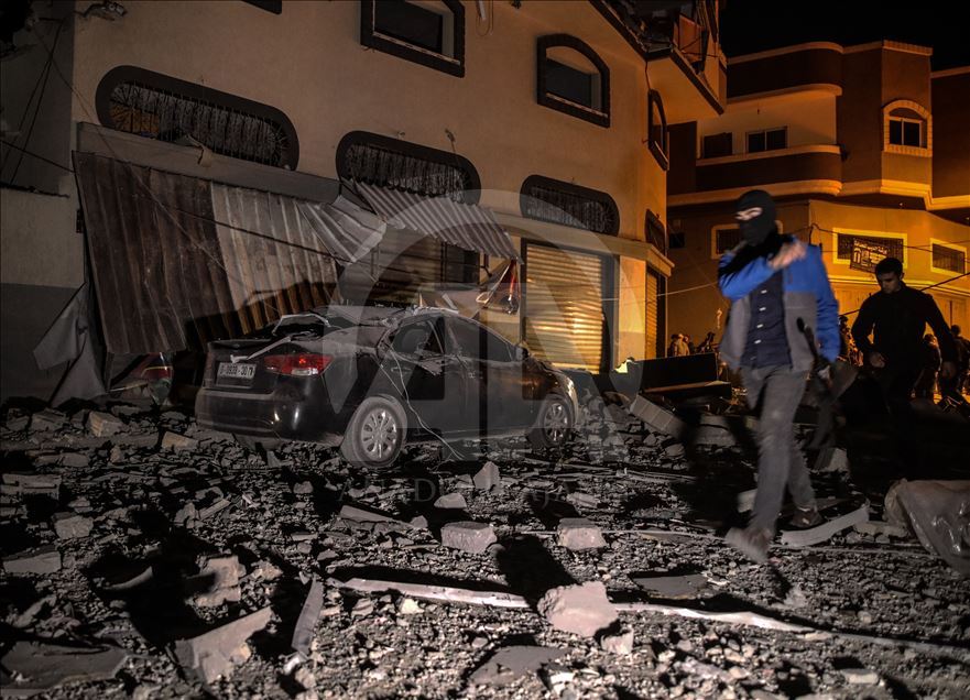İsrail ordusu Gazze'yi bombaladı