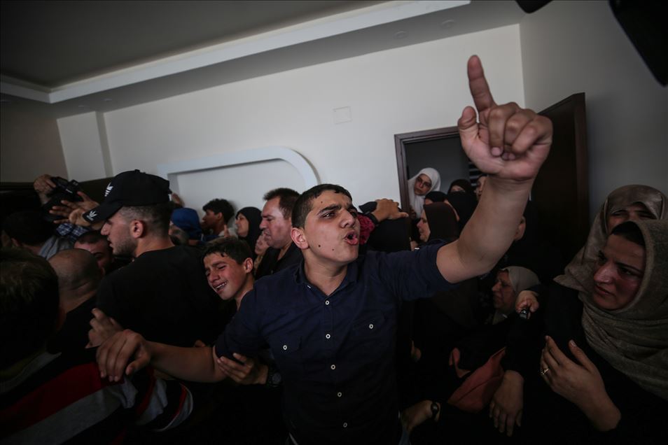 غزة.. الآلاف يشيّعون جثمان "ابو العطا" القائد في "سرايا القدس"