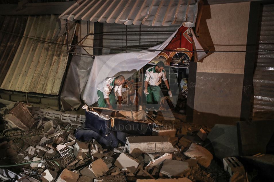 İsrail ordusu Gazze'yi bombaladı