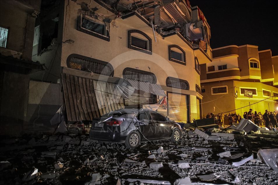 İsrail ordusu Gazze'yi bombaladı