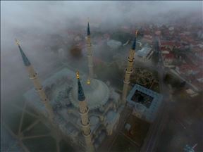 La niebla invade Edirne, Turquía
