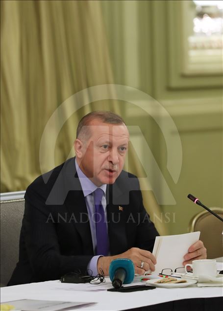 أردوغان يشارك في اجتماع دائرة مستديرة حول الاقتصاد بواشنطن
