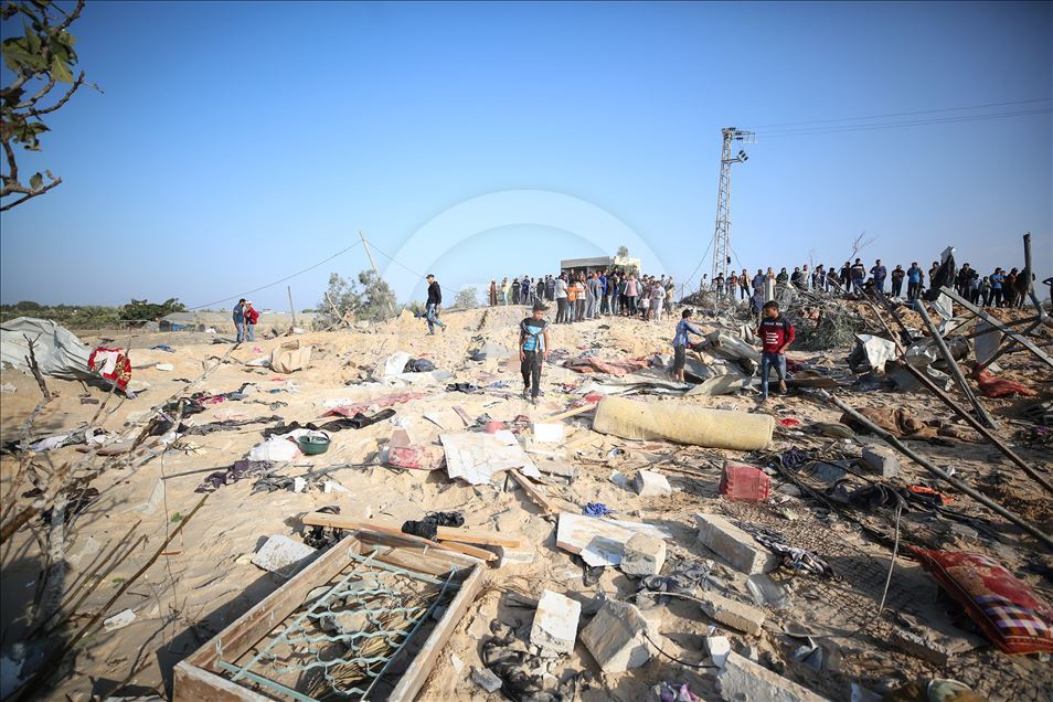 غزة تستيقظ على فاجعة قتل إسرائيل لـ8 فلسطينيين من عائلة واحدة
