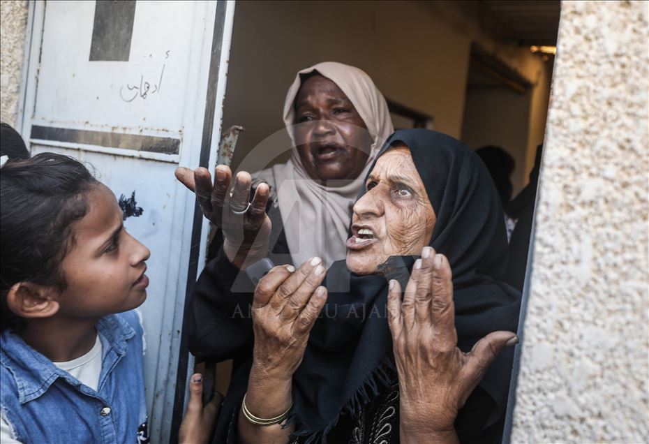 تشييع جثامين ثمانية شهداء من عائلة واحدة وسط قطاع غزة