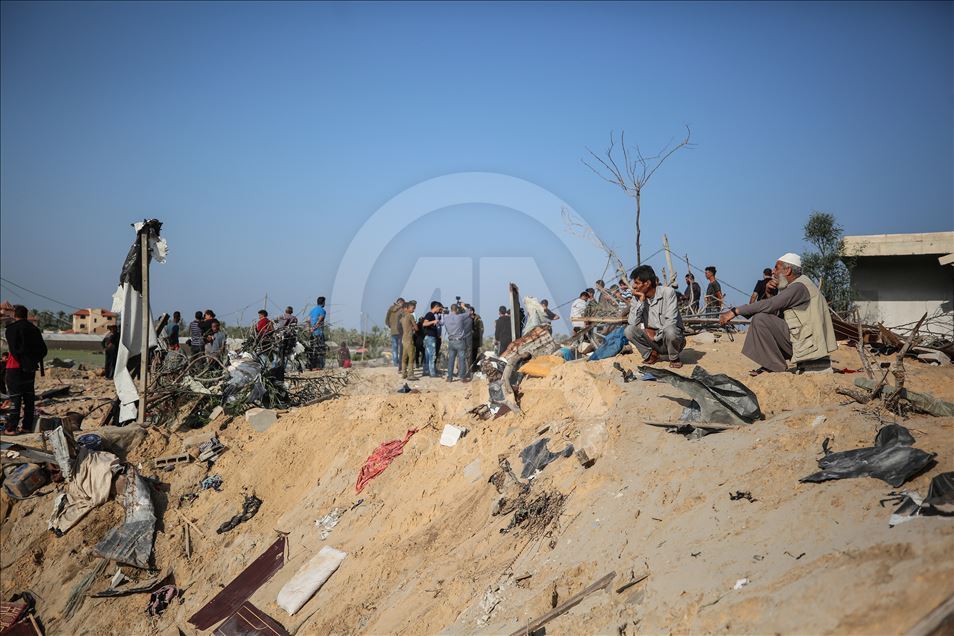 غزة تستيقظ على فاجعة قتل إسرائيل لـ8 فلسطينيين من عائلة واحدة