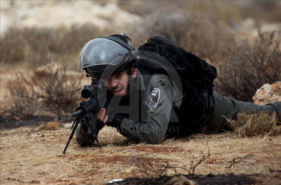 İsrail askerlerinden El Halil'deki gösteriye müdahale 