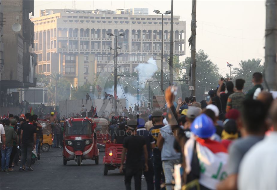 "جمعة الصمود".. احتجاجات عراقية حاشدة تصرّ على التغيير 