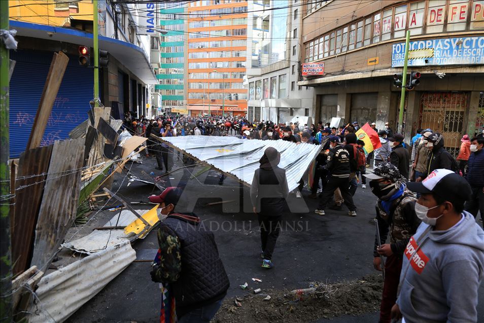 Bolivya'da 5 gösterici hayatını kaybetti