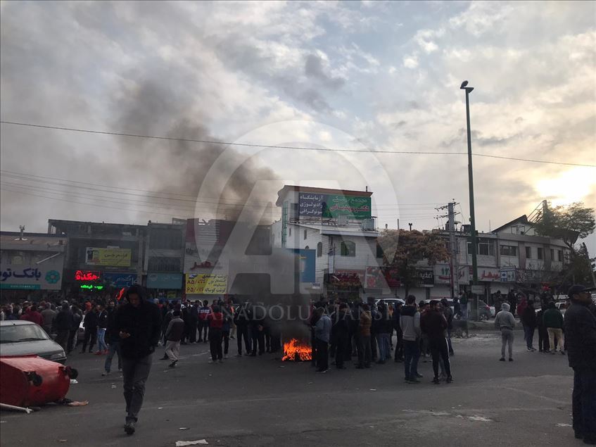 Iran, një i vdekur në protestat kundër shtrenjtimit të derivateve
