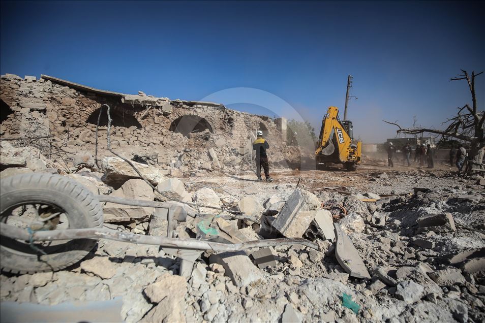 Rusya'nın İdlib'e hava saldırılarında 9 sivil öldü

