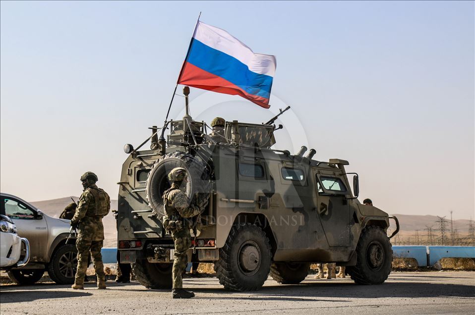 Russian soldiers settled in Tishrin Base in northern Syria