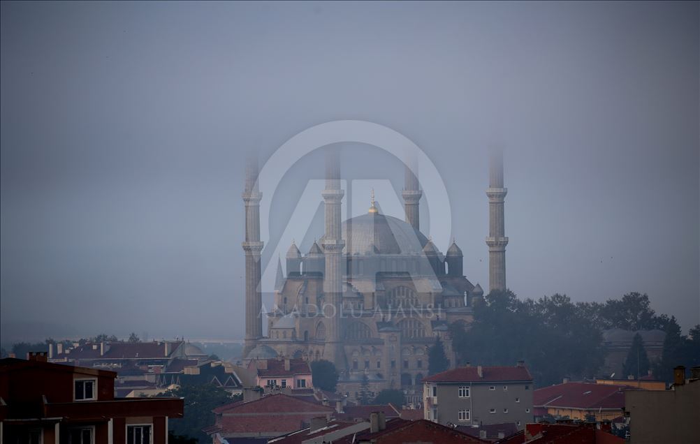 "Hazan" rengine bürünen Edirne'de güz mevsimi ziyaretçilerini büyülüyor
