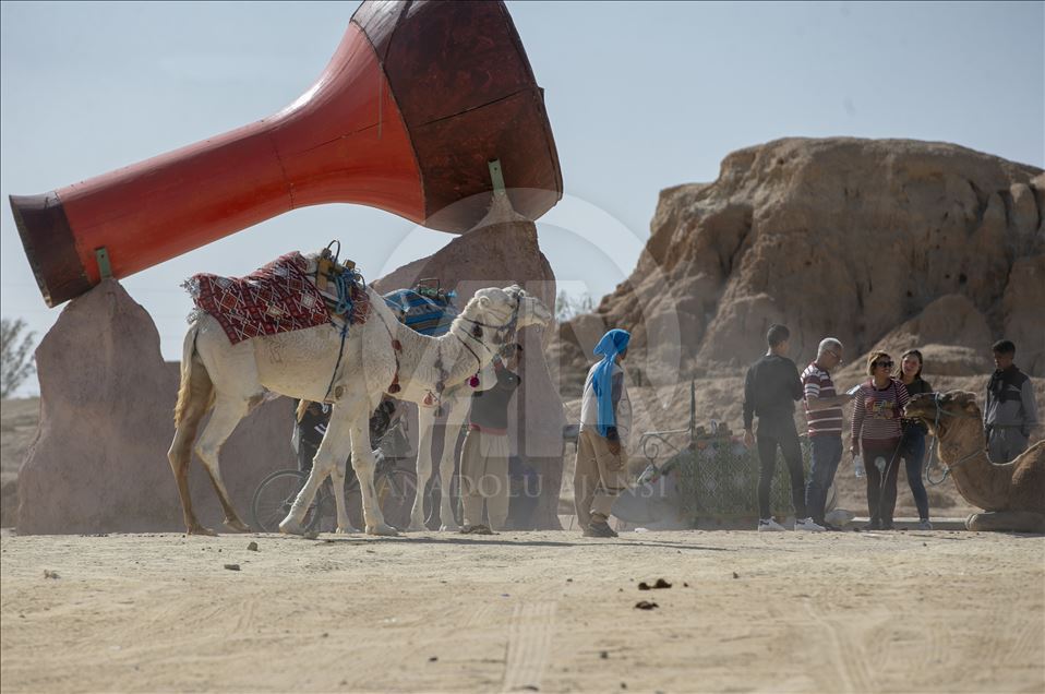 "توزر".. روح السياحة المحلية والوافدة في قلب الجنوب التونسي