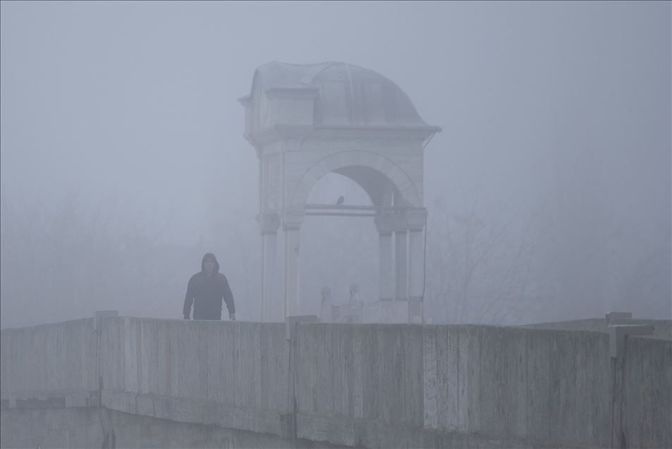 الضباب الكثيف يغطي مدينة أدرنة التركية