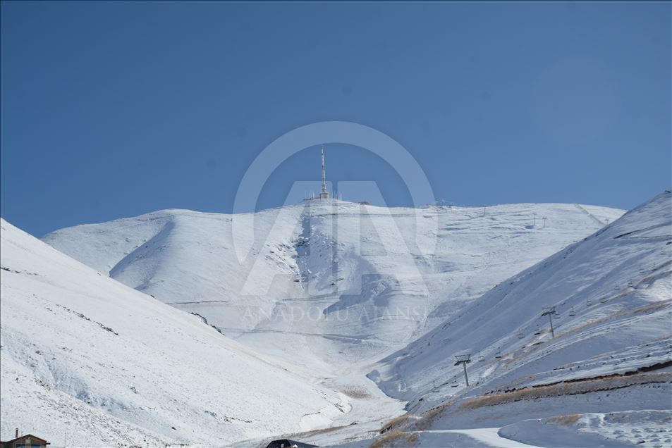 أرضروم التركية تستعد لاستقبال عشاق التزلج والرياضات الشتوية 
