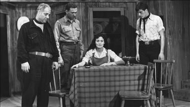 Yıldız Kenter'in Devlet Tiyatrosu yılları fotoğraf karelerinde