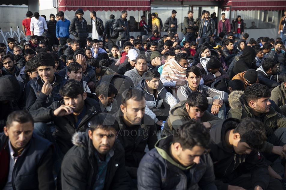Düzensiz göçmenler Yunanistan'da yaşadıkları zorlukları anlattı
