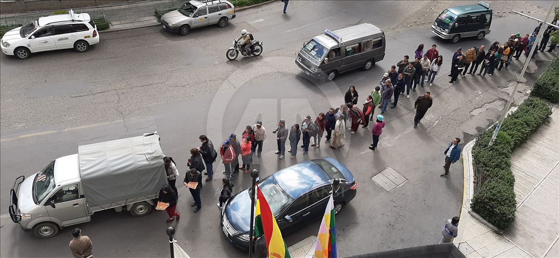 مدن بوليفيا الرئيسية تعاني أزمة وقود وأغذية بسبب المظاهرات