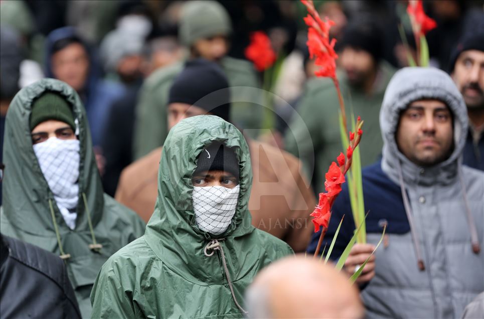 إيران.. تشييع عنصري أمن يتحول لتظاهرة منددة باحتجاجات الوقود