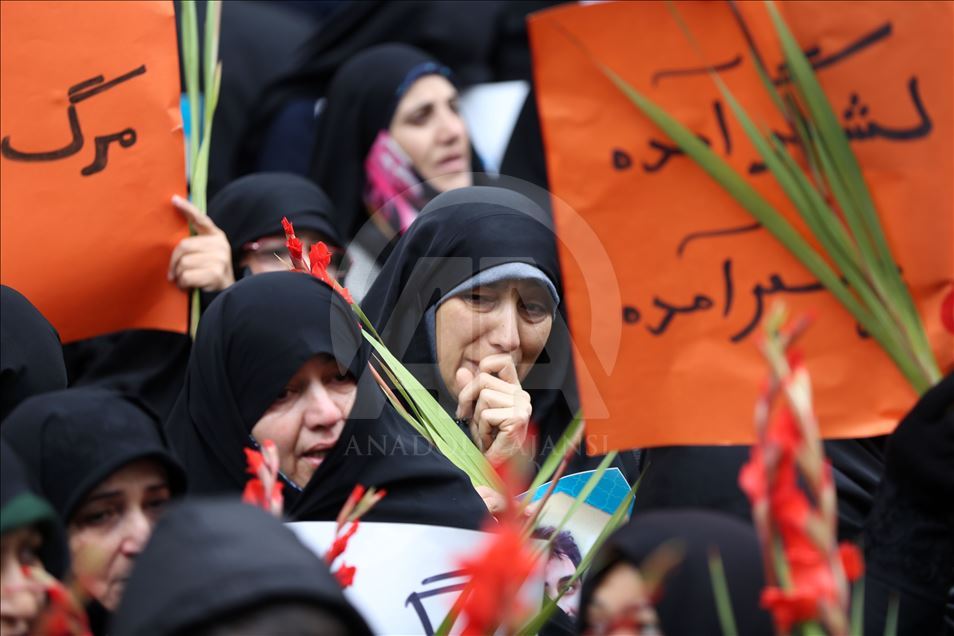 إيران.. تشييع عنصري أمن يتحول لتظاهرة منددة باحتجاجات الوقود