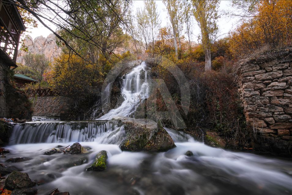 جادوی رنگ‌ها در آبشار گون‌پینار ترکیه