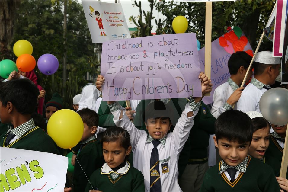 باكستان.. مسيرة منددة بعمالة الأطفال والاعتداء الجنسي ضدهم
