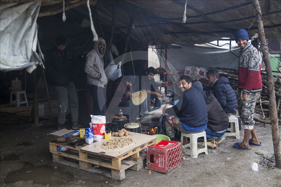 Bosna Hersek'teki düzensiz göçmenlerin ağır koşullarda yaşam mücadelesi