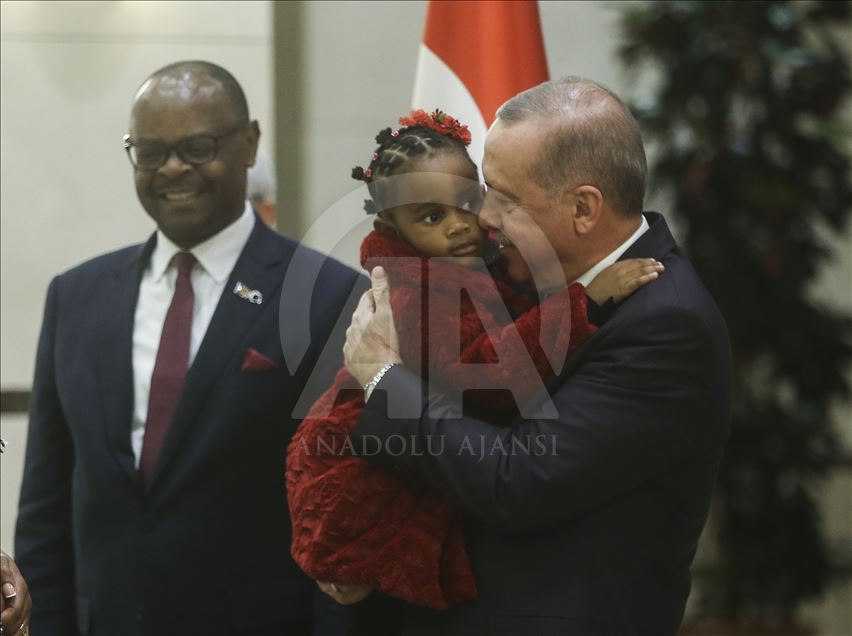 Zimbabve Büyükelçisi Mutiwazuka, Erdoğan'a güven mektubu sundu