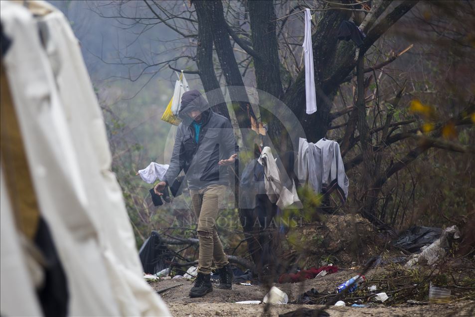 Bosna Hersek'teki düzensiz göçmenlerin ağır koşullarda yaşam mücadelesi