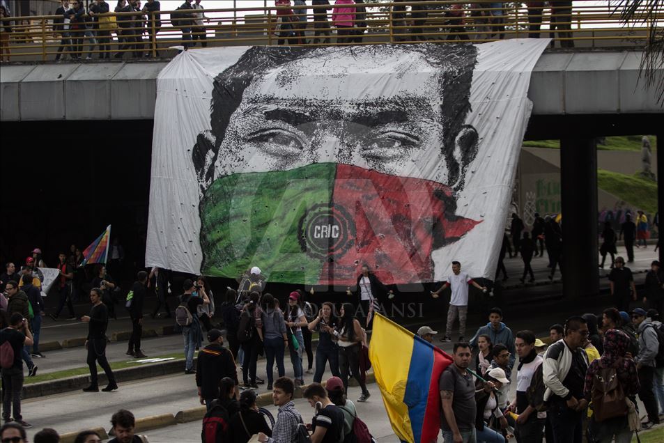 تظاهرات و اعتصاب عمومی کارگری در کلمبیا علیه رئيس جمهور این کشور