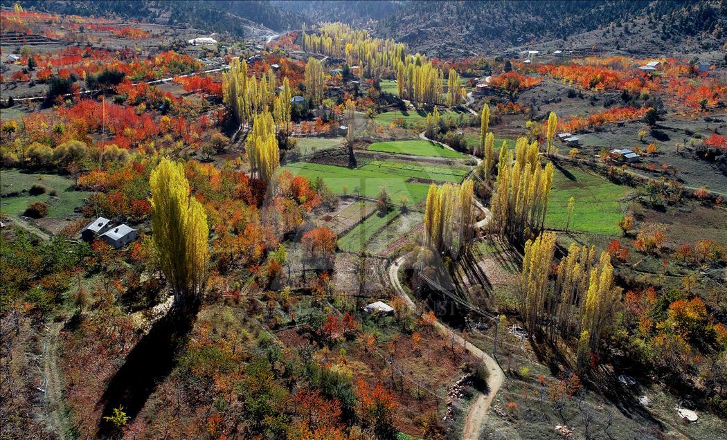 زیبایی چشم نواز رشته کوه توروس ترکیه در فصل پاییز

