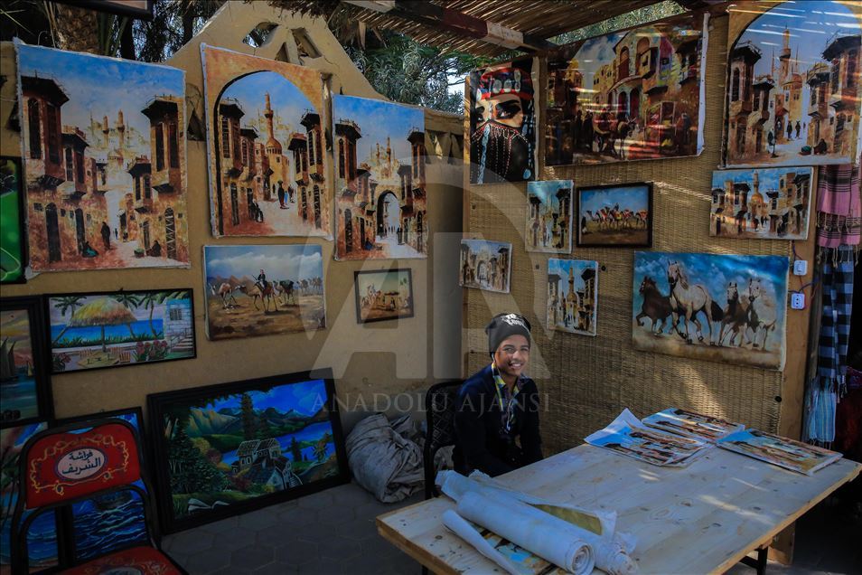 Mısır'ın "sanat köyü" Tunus, turistlerden büyük ilgi görüyor
