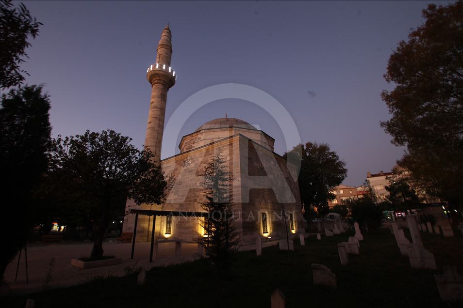 Tekirdağ'daki 480 yıllık Ayaspaşa Camisi zamana direniyor