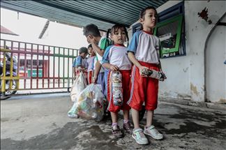 Murid PAUD di Palembang bayar sekolah dengan sampah