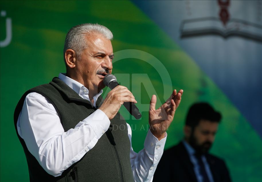Tarım ve Orman Bakanı Pakdemirli ve Binali Yıldırım, öğretmenler adına fidan dikti