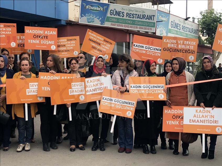 AK Parti Antalya Kadın Kollarından, kadına yönelik şiddete karşı açıklama