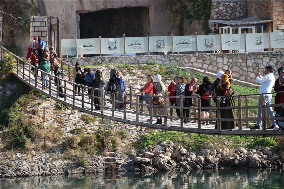 En automne, Halfeti, “la ville calme”, enchante les visiteurs