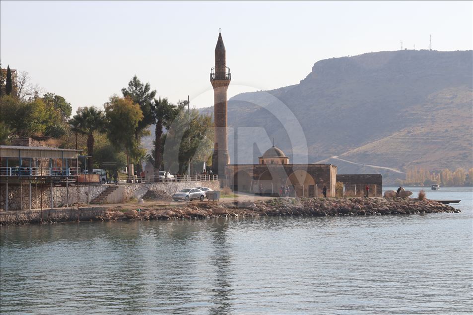 En automne, Halfeti, “la ville calme”, enchante les visiteurs